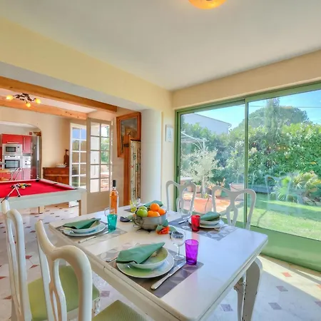 Maison Marine With Private Garden - Happy Rentals Будинок відпочинку
