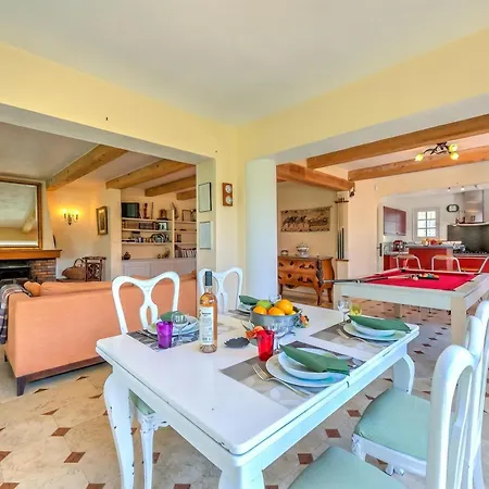 Maison Marine With Private Garden - Happy Rentals Будинок відпочинку